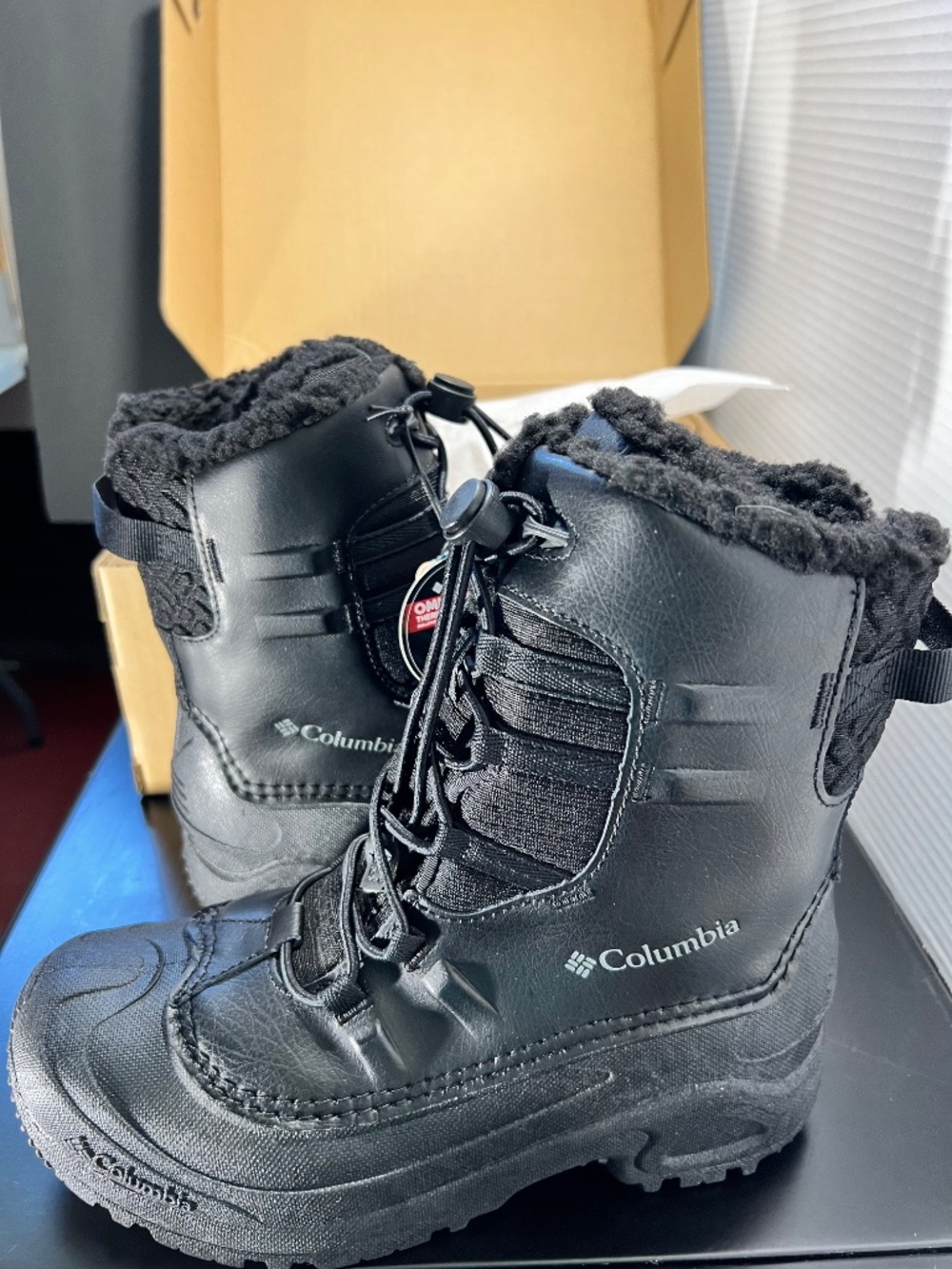 NEW Columbia Youth Bugaboot II Snow Boot | Black | Omni-Heat | Waterproof | Size